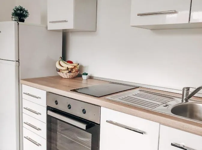 Sanya #2 לובליאנה