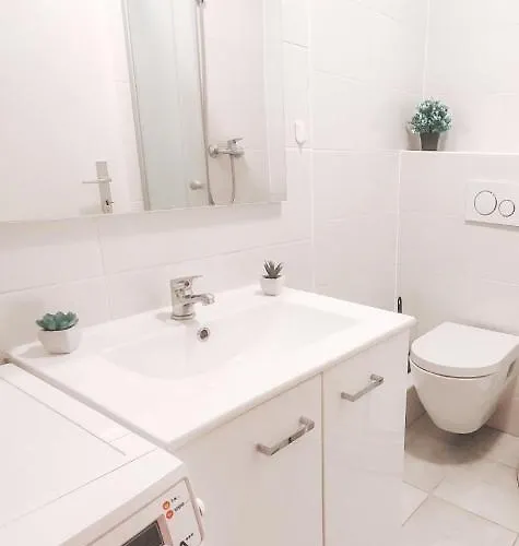 Sanya #2 לובליאנה